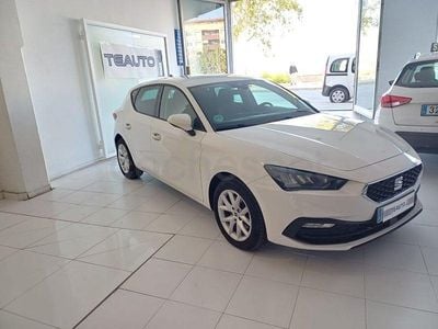 Käytetty Seat Leon Style 115 HP (84 kW) 2021 Valkoinen Sedan