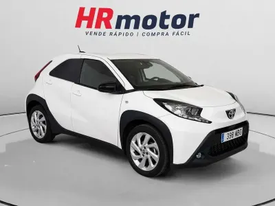 Usado Toyota Aygo X 72 CV (52 kW) 2022 Blanco SUV
