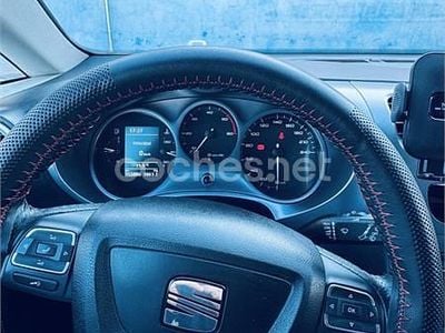 Usado Seat Leon Ecomotive 105 CV (77 kW) 2010 Negro Utilitario
