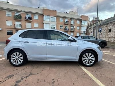 Gris / plata Usado 2017 VW Polo Sportline Berlina | 10.900 € (Buen precio)