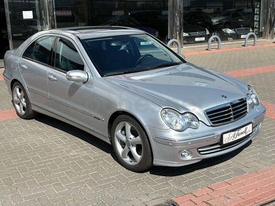 Usado Mercedes C320 Avantgarde 224 CV (164 kW) 2005 Gris / plata Berlina