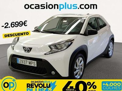 Usado Toyota Aygo Play 72 CV (52 kW) 2024 Blanco Utilitario