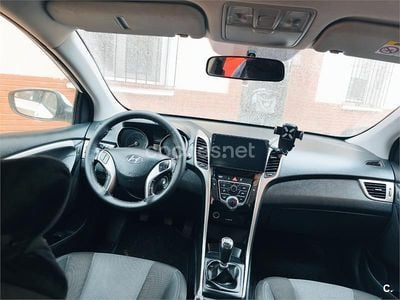 Usado Hyundai i30 90 CV (66 kW) 2014 Blanco Berlina