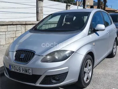 Usado Seat Altea Style 105 CV (77 kW) 2012 Gris / plata Monovolumen