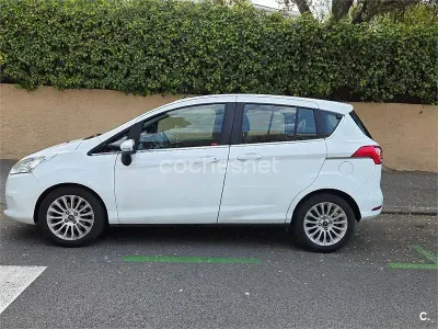 Usado Ford B-MAX Titanium 100 CV (73 kW) 2013 Blanco Monovolumen