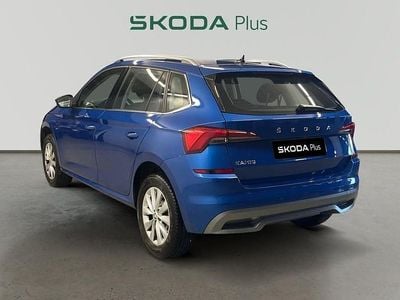 Usado Skoda Kamiq Ambition 110 CV (80 kW) 2022 Azul SUV