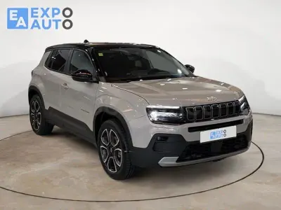 Usado Jeep Avenger Summit 100 CV (73 kW) 2024 Gris / plata SUV