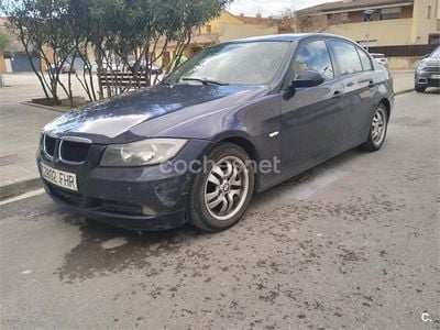 Usado BMW 318 115 CV (84 kW) 2006 Azul Berlina