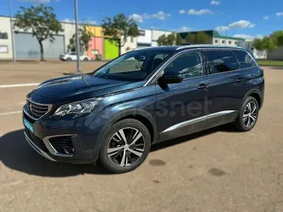 Usado Peugeot 5008 Allure 131 CV (96 kW) 2018 Negro SUV