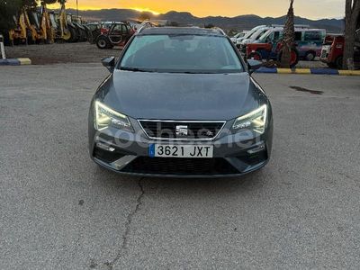 Usado Seat Leon FR 150 CV (110 kW) 2017 Gris / plata Familiar