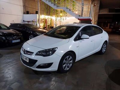 usado Opel Astra Sedán 1.7CDTi S/S Selective