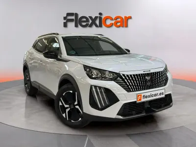 Usado Peugeot 2008 Allure 102 CV (75 kW) 2024 Blanco SUV