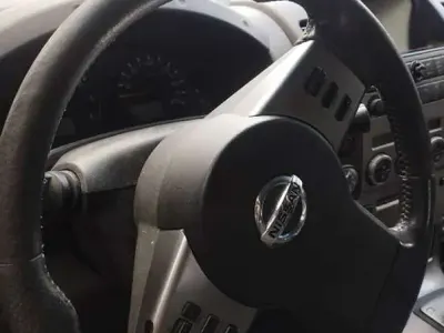 Usado Nissan Navara XE 174 CV (127 kW) 2006 Gris Pickup/Camioneta