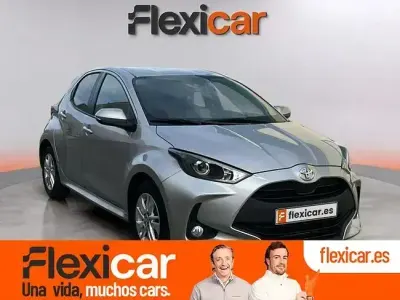 Używany Toyota Yaris Edition 125 KM (91 kW) 2022 Szary Sedan/Limuzyna