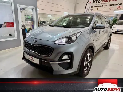 Usado Kia Sportage 136 CV (100 kW) 2019 Gris SUV