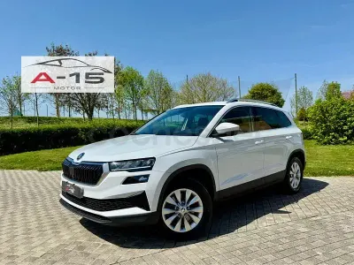 Usado Skoda Karoq Ambition 150 CV (110 kW) 2022 Blanco SUV