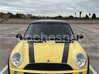 Usado Mini Cooper 115 CV (84 kW) 2002 Amarillo Utilitario