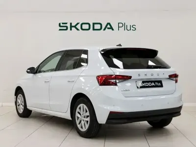 Usado Skoda Fabia Selection 115 CV (84 kW) 2025 Blanco Utilitario