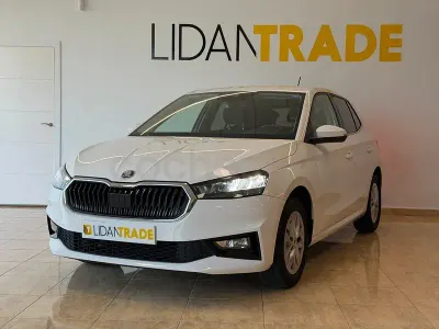 Usado Skoda Fabia Selection 95 CV (69 kW) 2024 Blanco Utilitario