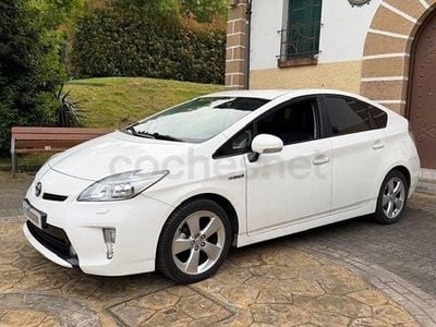Begagnad Toyota Prius Advance 136 HK (100 kW) 2012 Vit Sedan