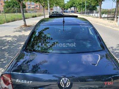 Usado VW Passat Highline 150 CV (110 kW) 2001 Gris / plata Berlina