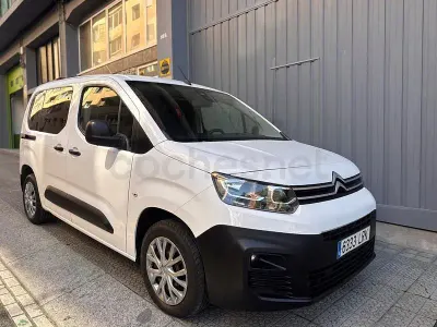 Usado Citroën Berlingo Live 102 CV (75 kW) 2021 Blanco Monovolumen