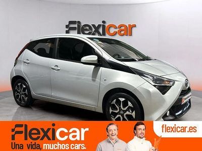 Usado Toyota Aygo X-play 72 CV (52 kW) 2019 Gris Utilitario