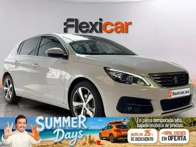 Usado Peugeot 308 Allure 130 CV (95 kW) 2020 Blanco