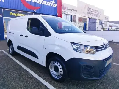 Usado Citroën Berlingo Live 128 CV (94 kW) 2019 Ewp  pintura blanco banquise Monovolumen