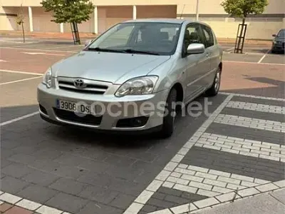 Usado Toyota Corolla Luna 90 CV (66 kW) 2005 Gris / plata Berlina