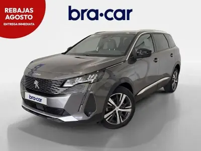 Usado Peugeot 5008 Allure 130 CV (95 kW) 2023 Gris SUV