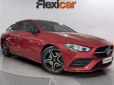 Usado Mercedes CLA200 Shooting Brake 150 CV (110 kW) 2021 Rojo Familiar