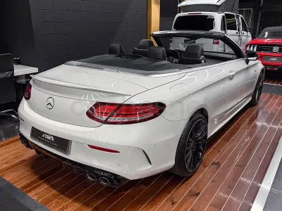 Usado Mercedes C43 AMG 390 CV (286 kW) 2018 Blanco Descapotable