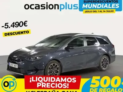 Usado Kia Ceed Style 101 CV (74 kW) 2025 Gris Utilitario