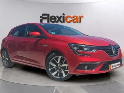 Usado Renault Mégane IV Bose Edition 110 CV (80 kW) 2016 Rojo Berlina