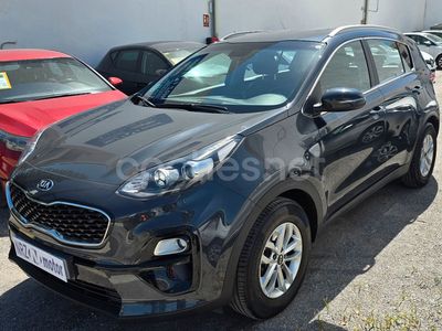 Usado Kia Sportage 115 CV (84 kW) 2019 Gris / plata SUV