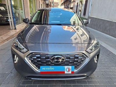 Usado Hyundai Ioniq 141 CV (103 kW) 2019 Gris / plata Utilitario
