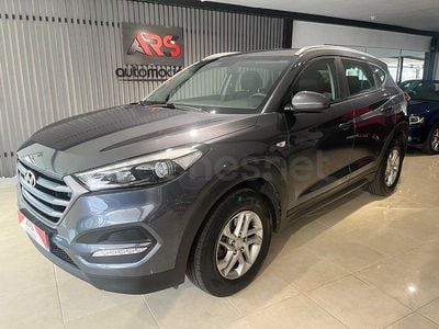 Usado Hyundai Tucson 115 CV (84 kW) 2016 Gris / plata SUV