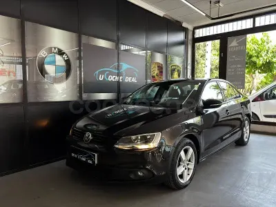 Usado VW Jetta Advance 105 CV (77 kW) 2014 Negro Berlina