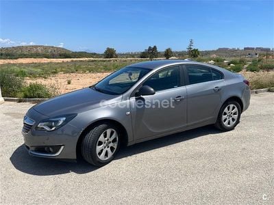 Usado Opel Insignia Selective 120 CV (88 kW) 2016 Gris / plata Berlina