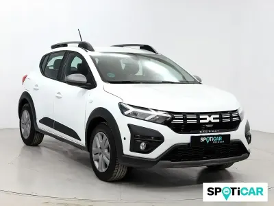 Usado Dacia Sandero Expression 91 CV (66 kW) 2023 Blanco Utilitario
