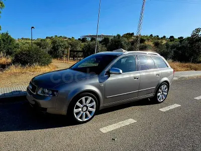 Usado Audi A4 130 CV (95 kW) 2002 Gris / plata Familiar