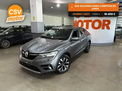 Usado Renault Arkana Techno 145 CV (106 kW) 2023 Gris / plata SUV