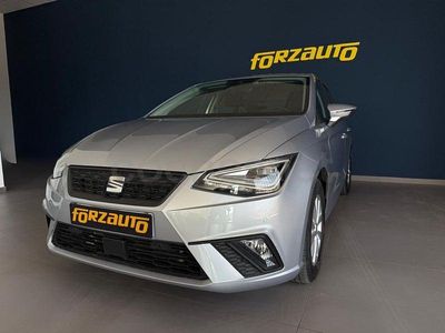 Usado Seat Ibiza Style 110 CV (80 kW) 2022 Gris / plata Utilitario