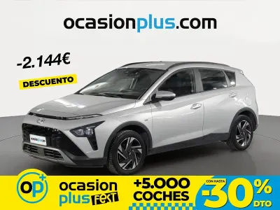 Usado Hyundai Bayon 100 CV (73 kW) 2022 Gris SUV