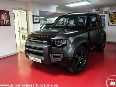 Usado Land Rover Defender Carpathian Edition 525 CV (386 kW) 2023 Gris SUV
