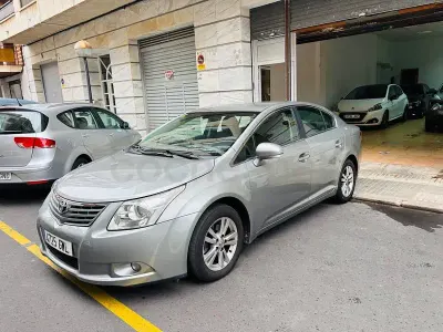 Occasion Toyota Avensis Active 132 PK (97 kW) 2010 Grijs Sedan