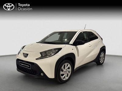 Usado Toyota Aygo X Play 72 CV (52 kW) 2024 Blanco SUV