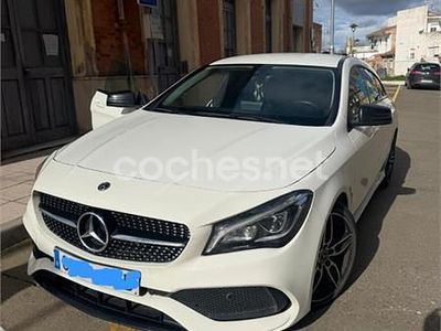 Usado Mercedes CLA200 Shooting Brake 136 CV (100 kW) 2018 Blanco Familiar