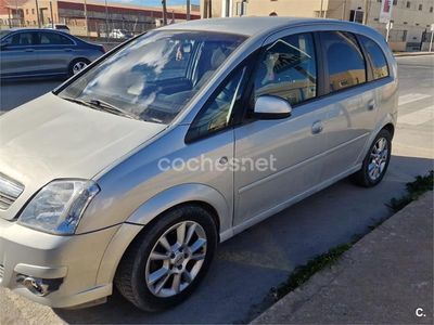 Usado Opel Meriva 125 HP (91 kW) 2009 Cinzento Monovolume